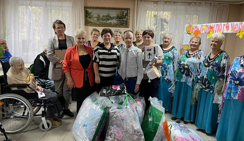 Спас-деменских пенсионеров поздравили с Днем пожилого человека