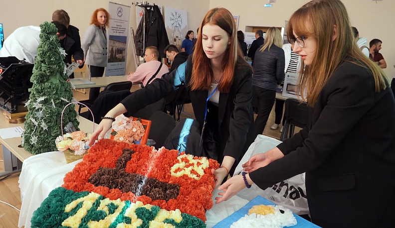 В Калуге проходит региональная выставка работ студентов техникумов и колледжей 