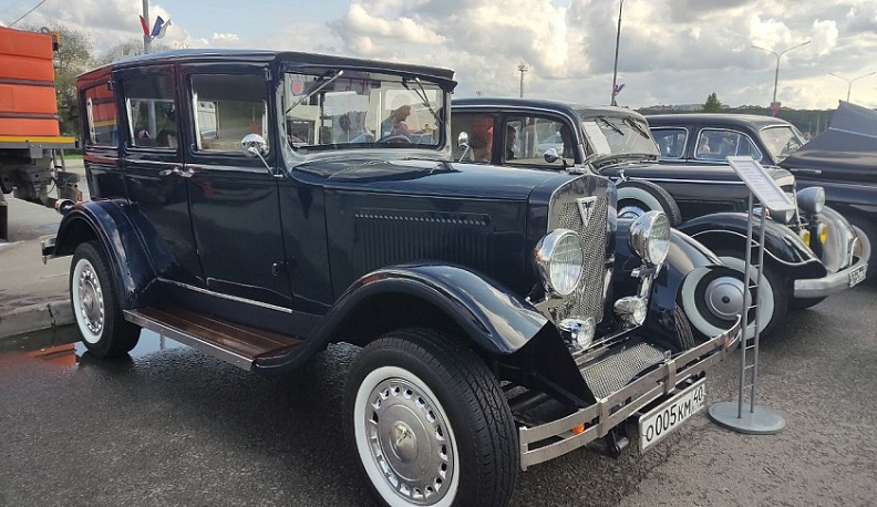 В Калуге прошла выставка ретро-автомобилей