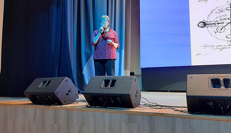 В Калужском Центре одаренных детей побывала правнучка Константина Циолковского