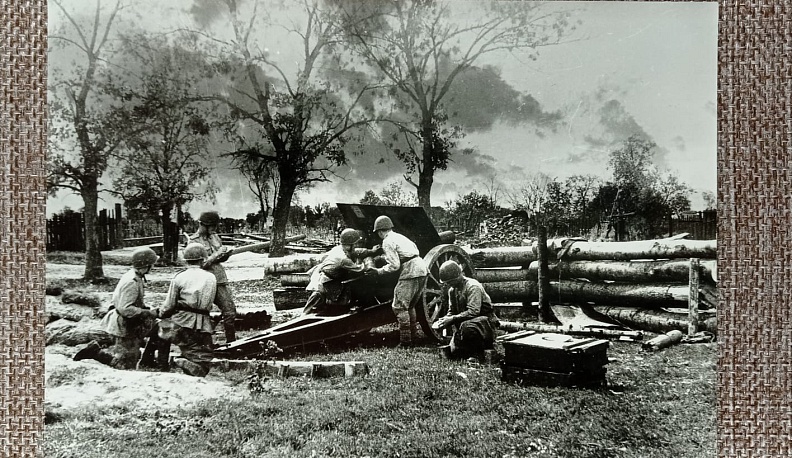 В калужском военно-историческом центре работает фотовыставка к 80-летию освобождения области