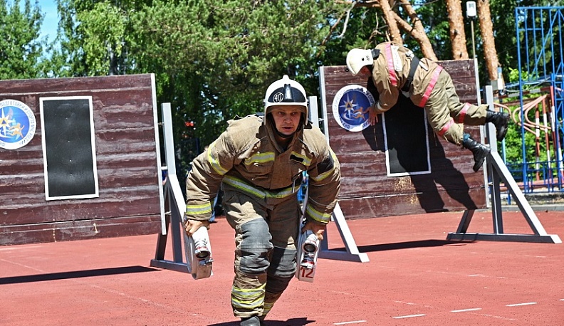 Калужские пожарные борются за звание «Лучший по профессии»