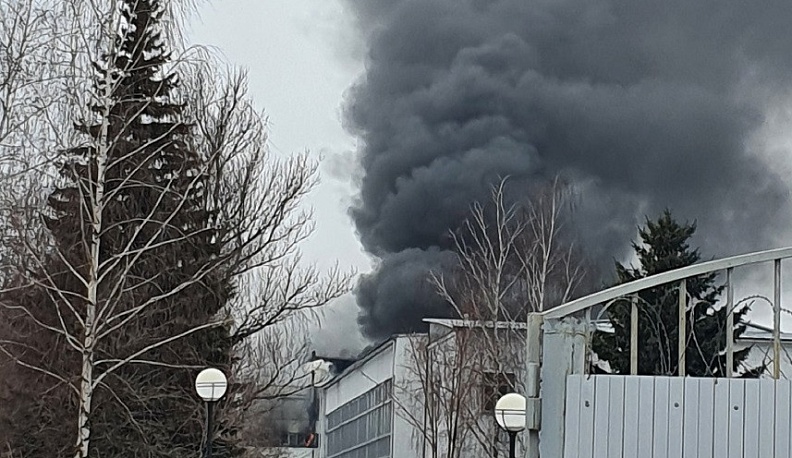 В Калуге локализовали пожар на заводе КАДВИ
