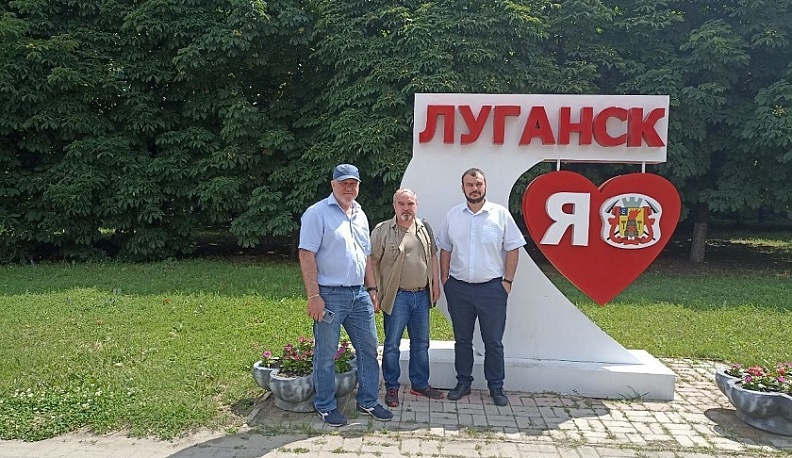 Калужские строители и коммунальщики работают в ЛНР