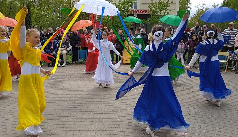 В преддверии 78-й годовщины Победы в калужском микрорайоне «Кубяка» состоялся праздничный концерт