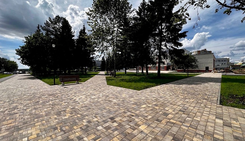 На улице Комарова в Обнинске благоустроили территорию