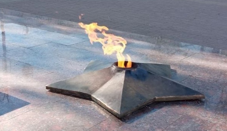 В Калуге привели в порядок пострадавший от действий вандала Вечный огонь