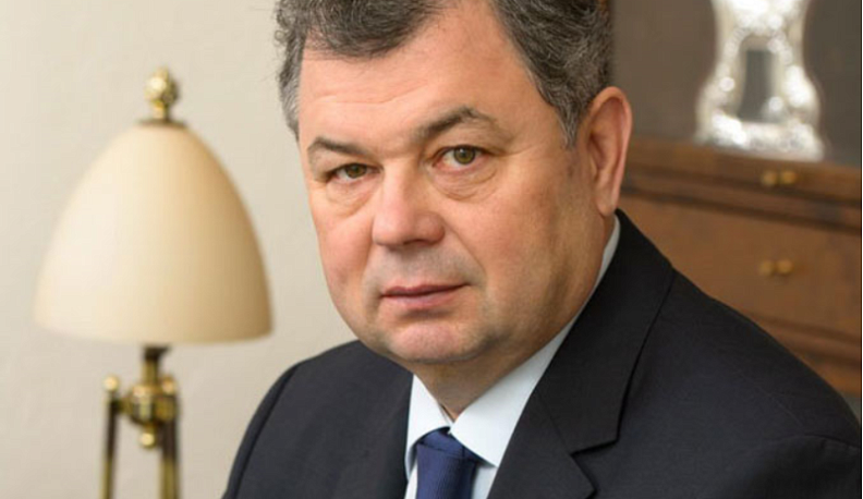 Глава региона Анатолий Артамонов вызывает наибольший интерес у журналистов