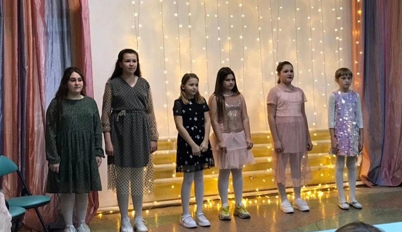 В Перемышльском районе прошёл концерт ко Дню матери