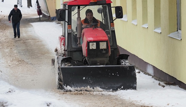 В Калуге от снега улицы очищает 101 машина