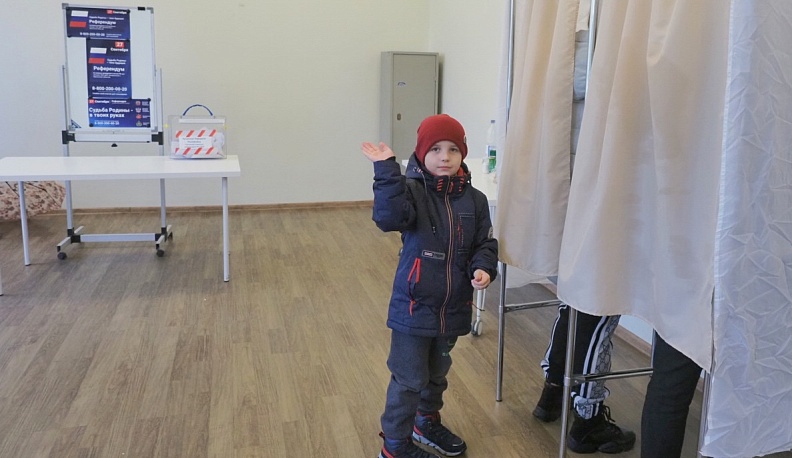 В регионе продолжается голосование на референдумах жителей ДНР, ЛНР, Запорожской и Херсонской областей