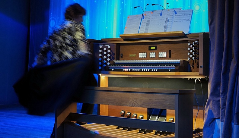 В Калужском Доме музыки показали «Рождественские истории с органом»