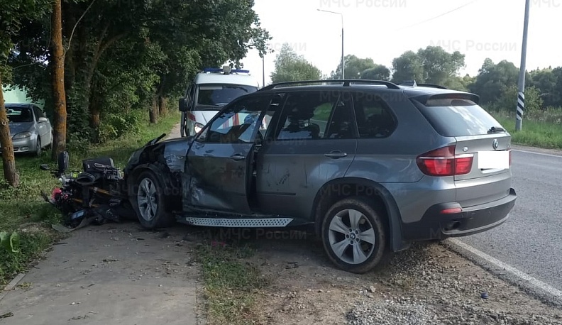 В Боровском районе столкнулись «БМВ» и мотоцикл «Ямаха»