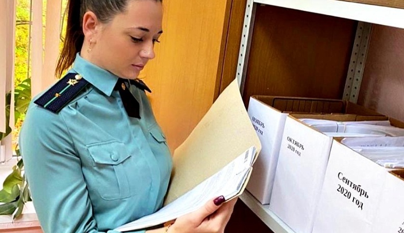 Приставы убедили калужанку оформить на ребенка долю в квартире 