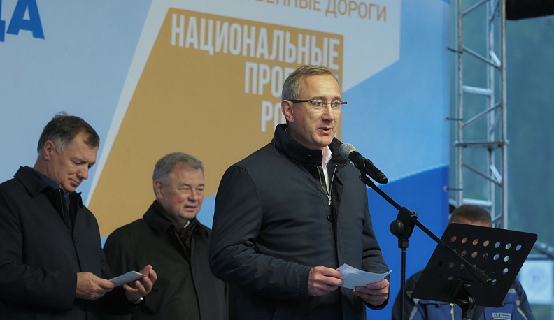Губернатор Калужской области поздравил жителей региона с Днём работника дорожного хозяйства