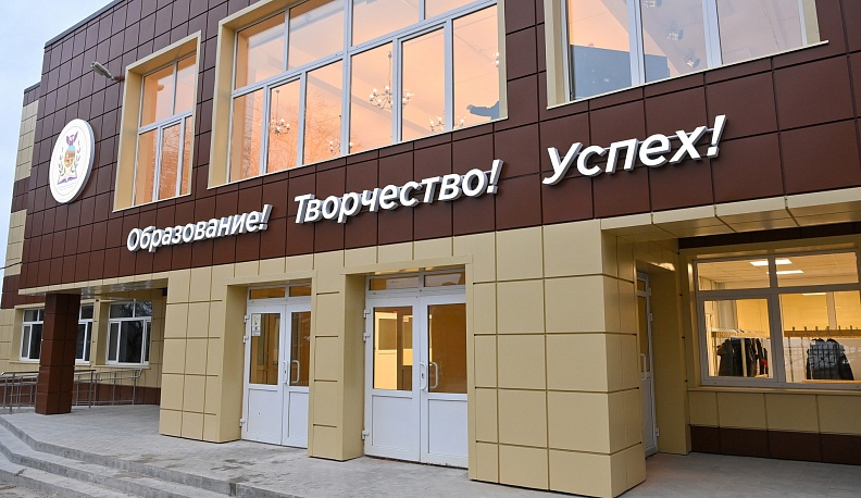 Владислав Шапша проконтролировал ход строительных работ новой школы на 250 мест в Тарусском районе