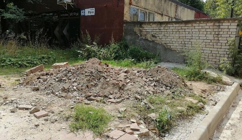 В Обнинске убрали строительный мусор у школы после поста в соцсетях