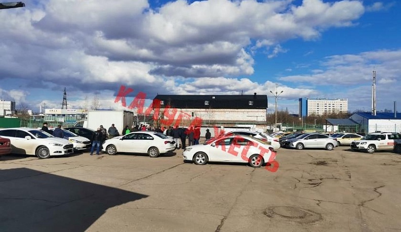 В Калуге таксисты требуют поднятия тарифа 