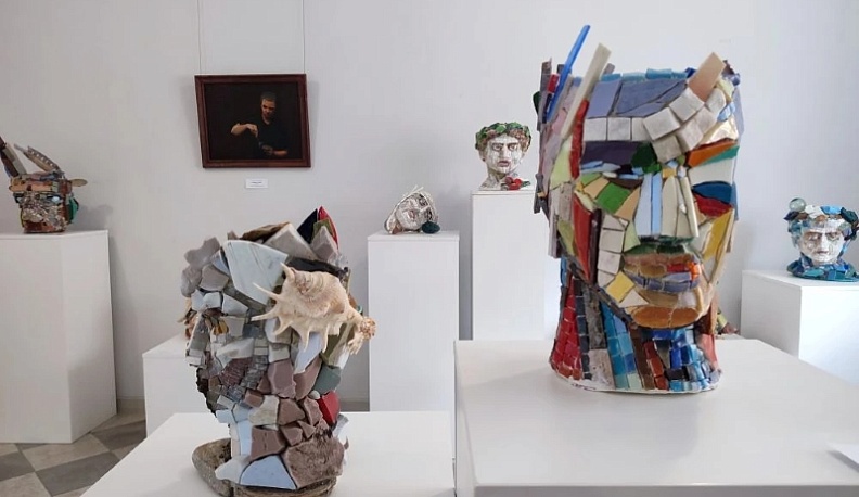 Калужан приглашают на выставку картин из камней