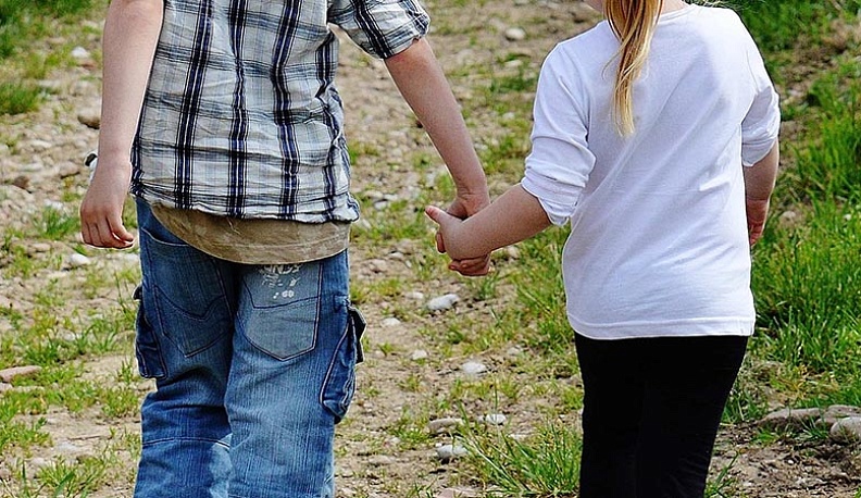 Следственный комитет проверяет обстоятельства инцидента с детьми в Боровском районе