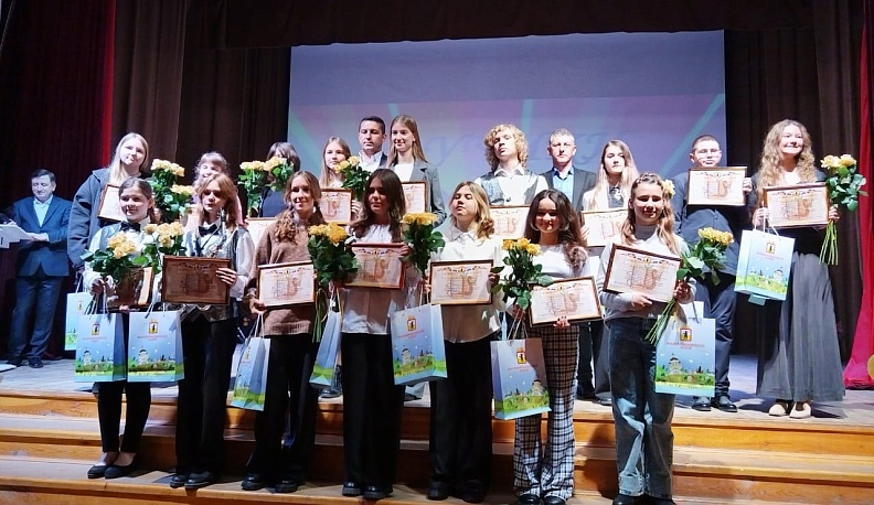 В Малоярославецкой музыкальной школе вручили именные стипендии