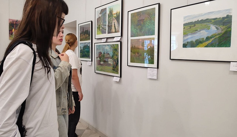 В Калужском музее изобразительных искусств открылась выставка «Все начинается здесь…»