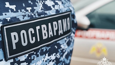 В Калуге росгвардейцы помогли заблудившейся 7-летней девочке вернуться домой