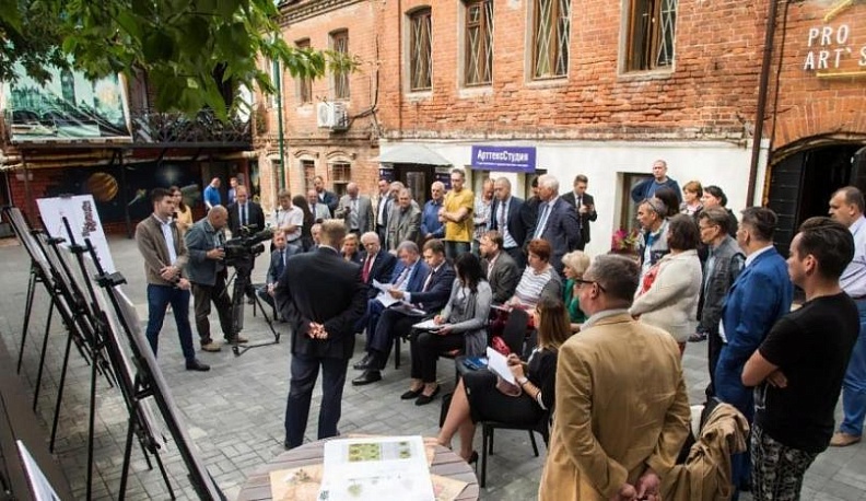 В Калуге обсуждается облик Театральной улицы