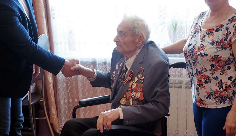 Ветеран войны получил поддержку от депутатов-единороссов