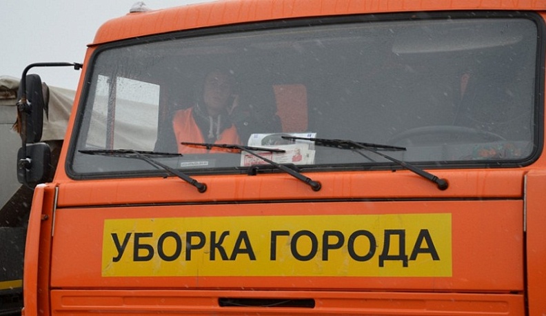 В Боровске последствия гололеда устраняют 32 единицы техники