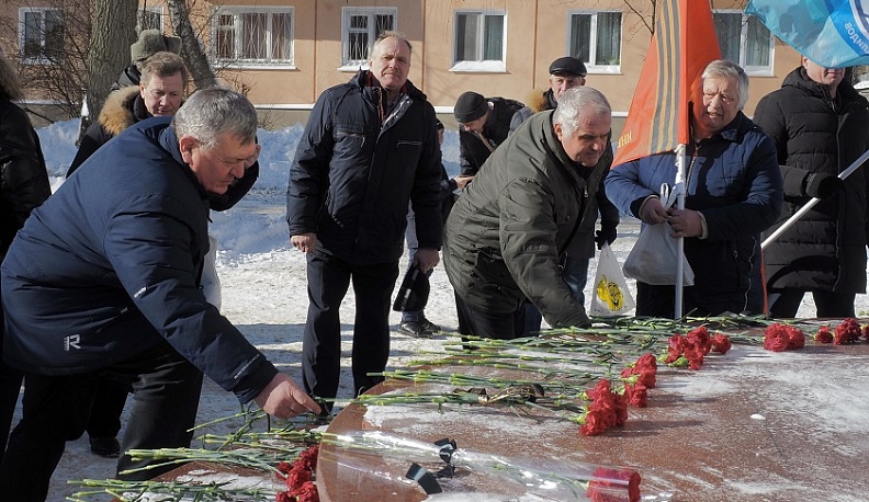 В Калуге отметили 32-ю годовщину вывода войск из Афганистана