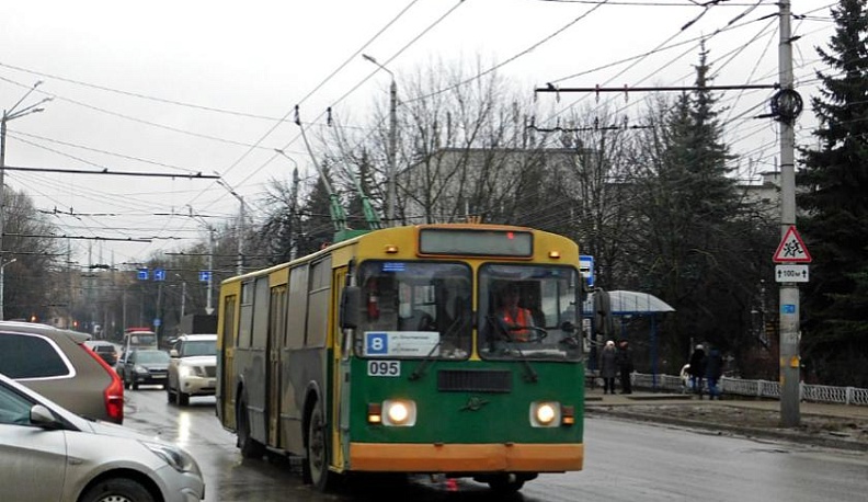 Утром 13 января в калужском троллейбусе скончался мужчина
