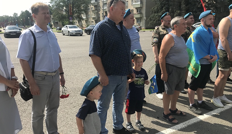 В Обнинске вручили награды ветеранам ВДВ