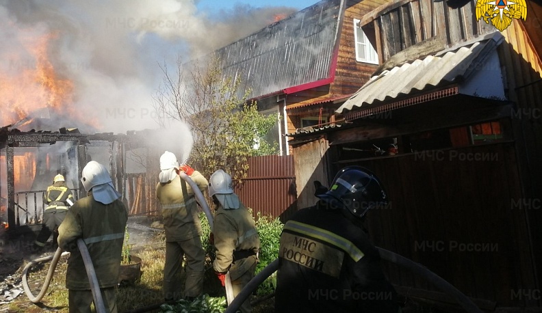 Утром в Калужской области сгорел дом