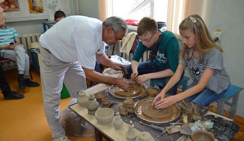 Когда вращается гончарный круг…