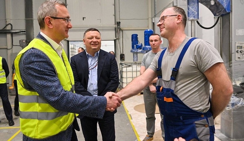 Владислав Шапша посетил производственное предприятие в особой экономической зоне «Калуга»