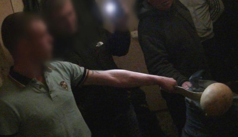 Житель Тарусского района зарезал хозяина квартиры, где жил