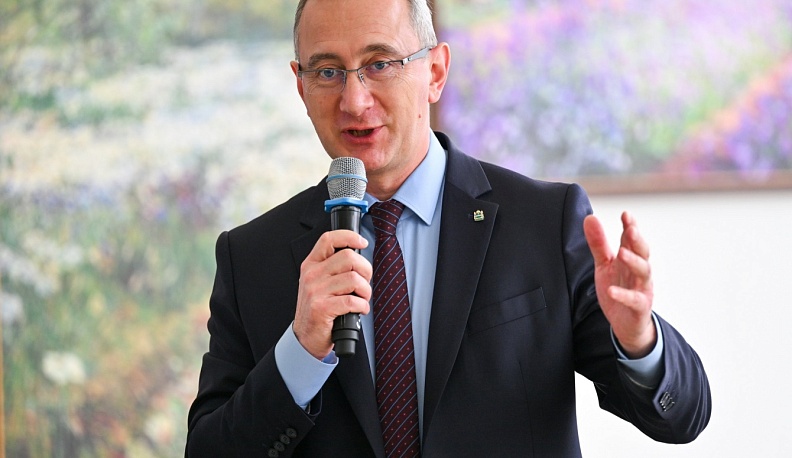 Владислав Шапша обсудил с педагогами Калужской области актуальные вопросы дальнейшего развития образовательной сферы