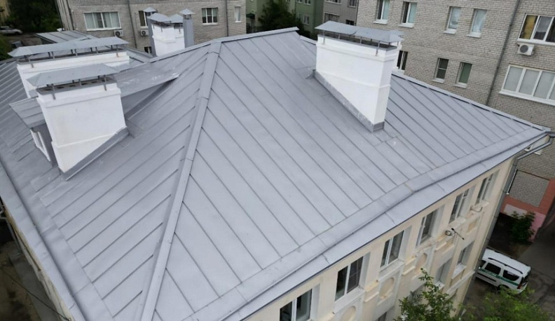 В Калуге провели ремонт на крыше объекта культурного наследия