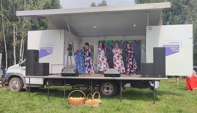 В Людиновском районе отметили Яблочный спас