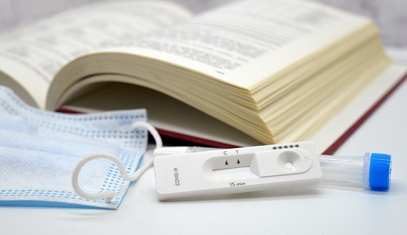 Волонтеры доставляют экспресс-тест на ковид калужанам после звонка на номер 122