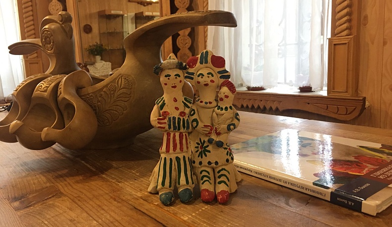 В Калуге открылась выставка «Игрушка мастеров деревни Хлуднево»