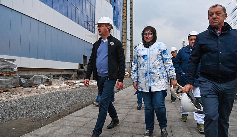 Владислав Шапша посетил городские стройки