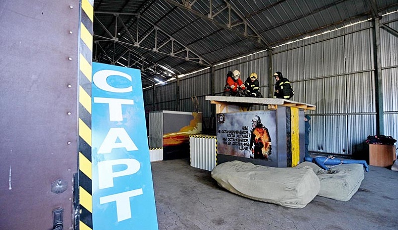 Калужские журналисты смогли побывать «в шкуре» газодымозщитников