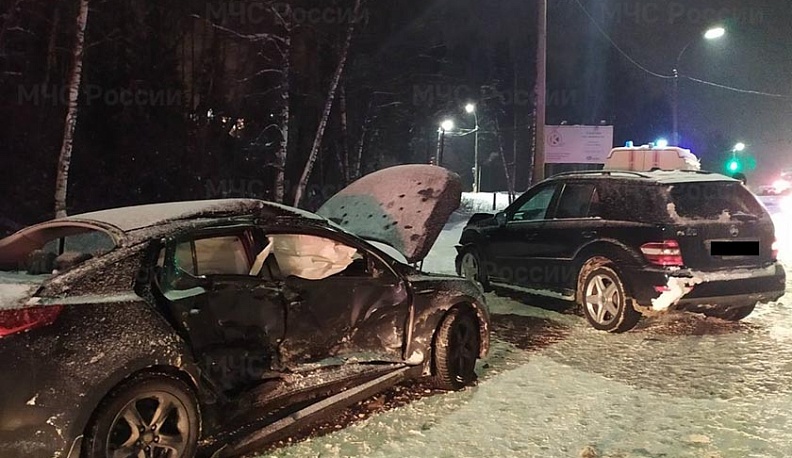 В аварии двух иномарок в Обнинске пострадали несколько человек