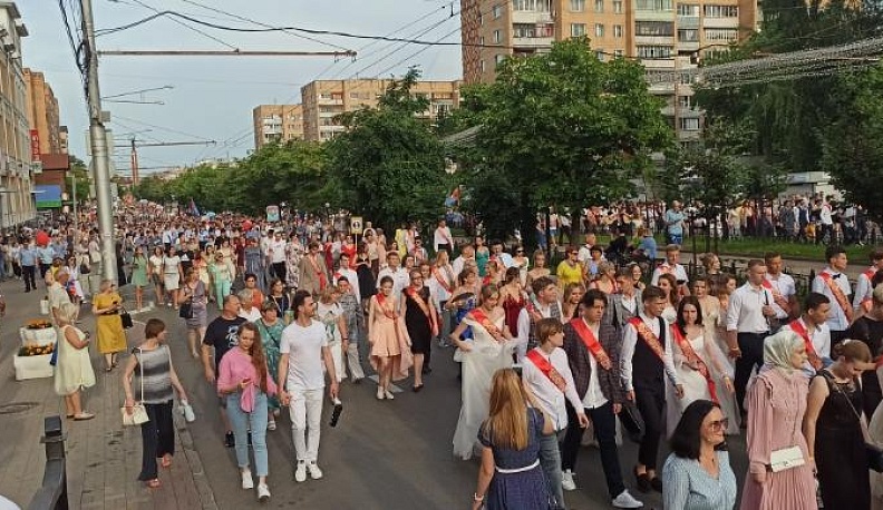 Владислав Шапша поздравил калужан с Днем выпускника