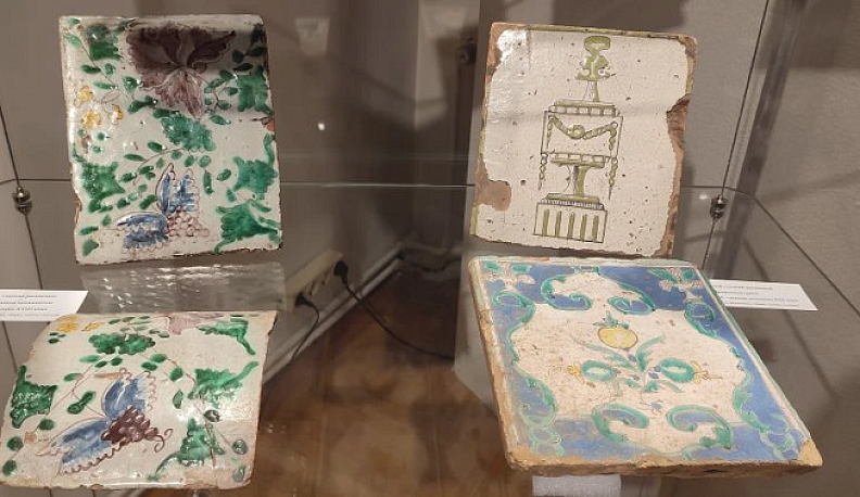 Уникальные изразцы XVIII – XIX веков впервые показывают в Калуге