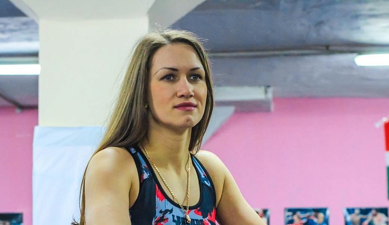 Теперь и мир у её ног!