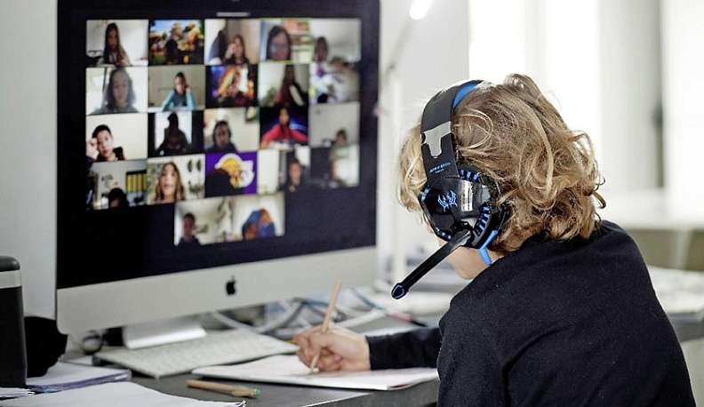 Калужские учителя объяснят родителям отличие цифровой среды от дистанта нормальным языком