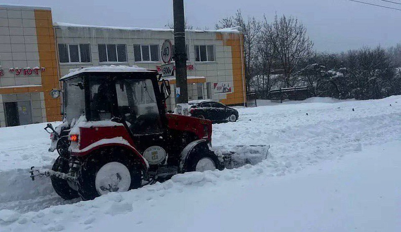 В Калужской области на борьбу со снегом брошены все силы